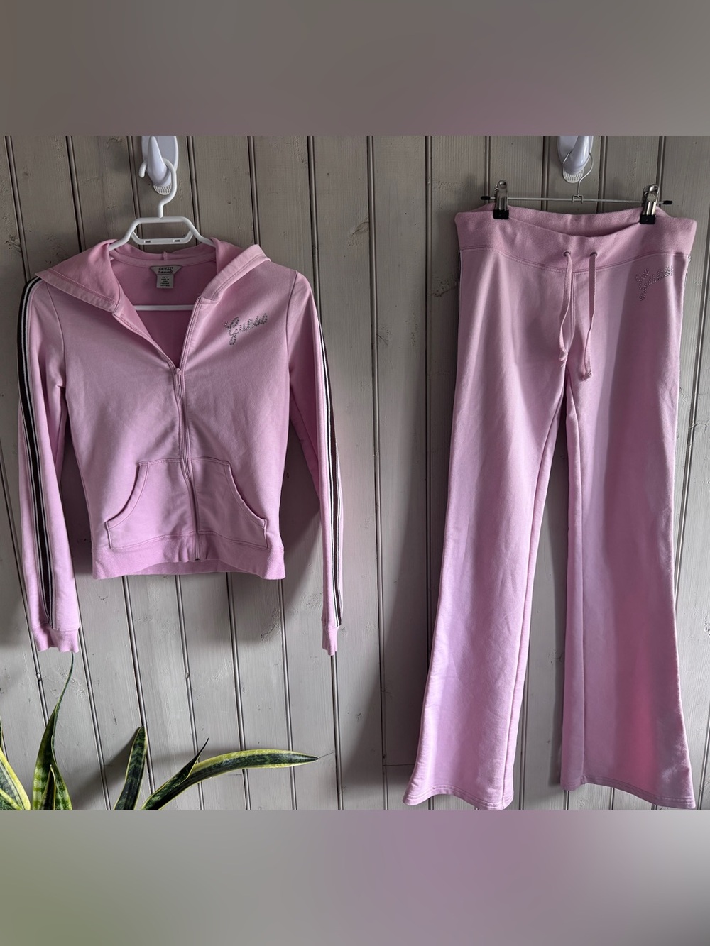 GUESS Y2K Bubblegum Pink Cropped Hoodie & Flare Pants Lounge Set XS